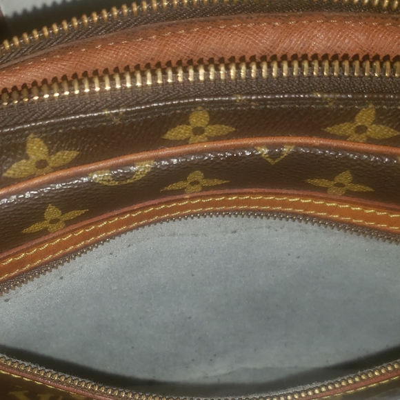 Louis Vuitton Clutch Marly Dragonne GM FREE PURSE CHARM. - Picture 8 of 16